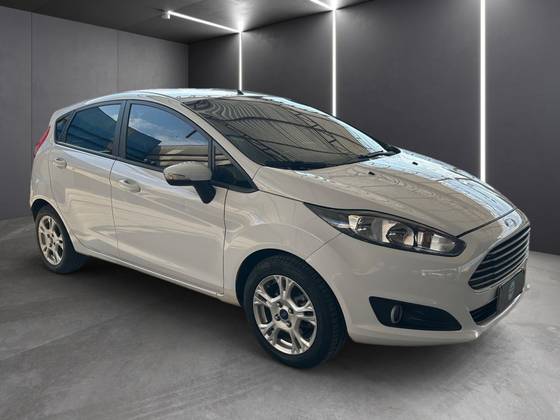 FORD FIESTA 1.6 SE HATCH 16V FLEX 4P POWERSHIFT